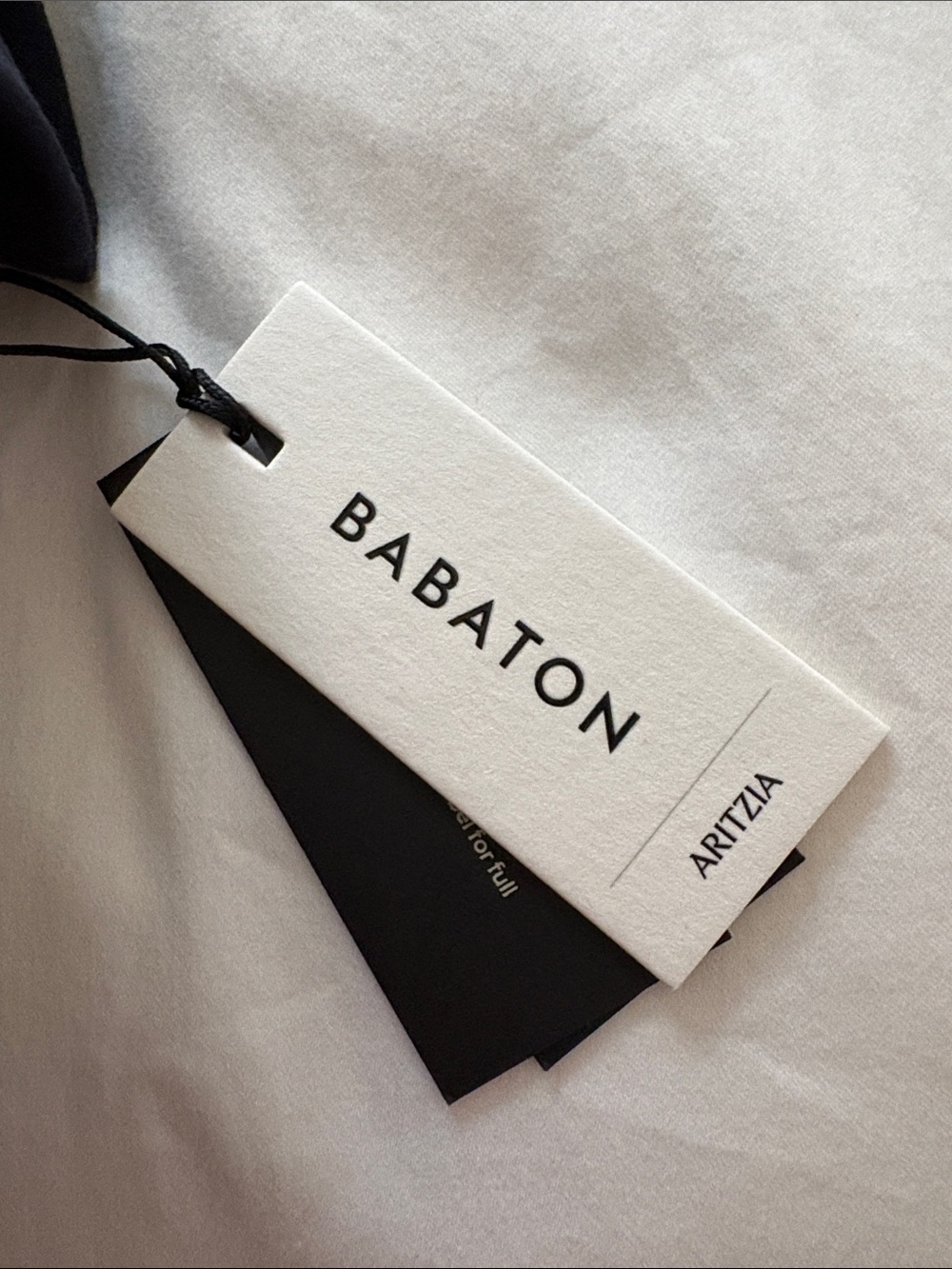 NWT Aritzia Babaton Skyline Capri Navy - Picture 12 of 12